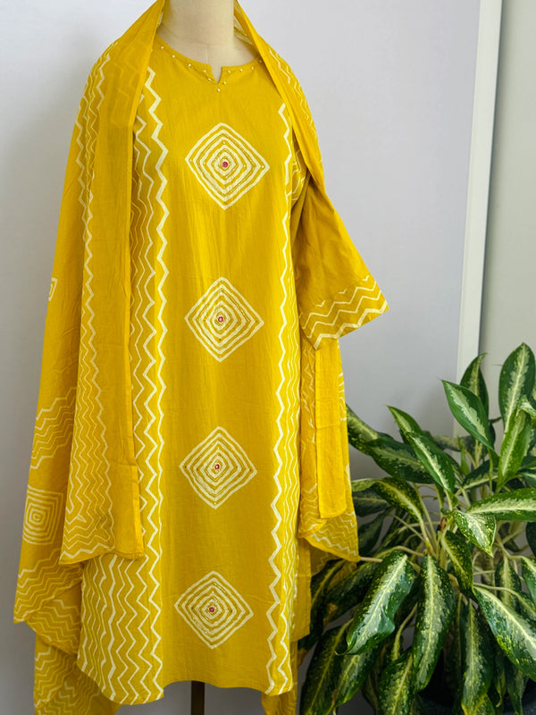 Pure Cotton Hand Detailed Kurti Set – Elegant & Comfortable Daily Ethnic Wear