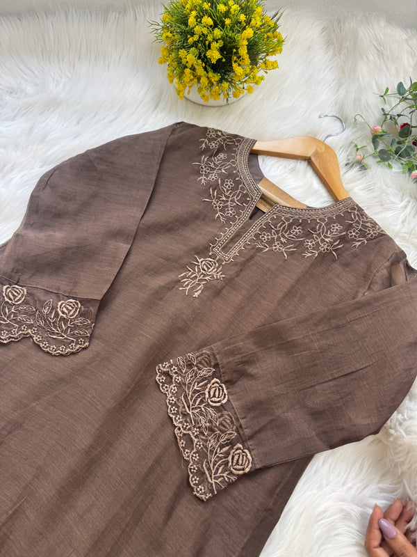 ✨ Mul Chanderi Embroidered Kurti Set ✨