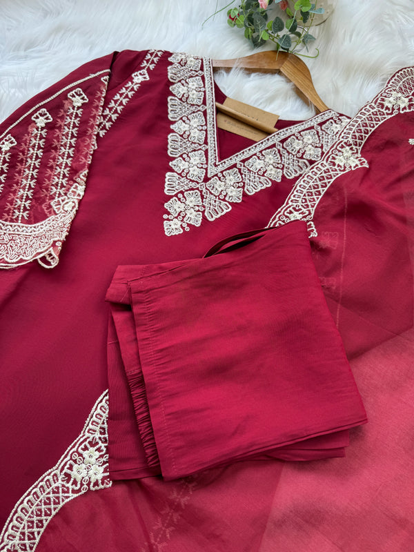 ✨ Glass Chanderi Pakistani Embroidered Kurti Set ✨