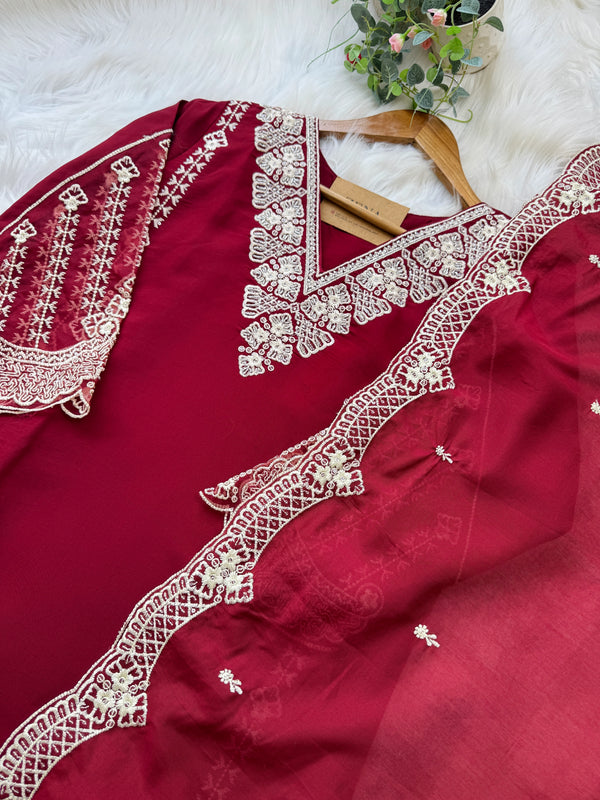 ✨ Glass Chanderi Pakistani Embroidered Kurti Set ✨