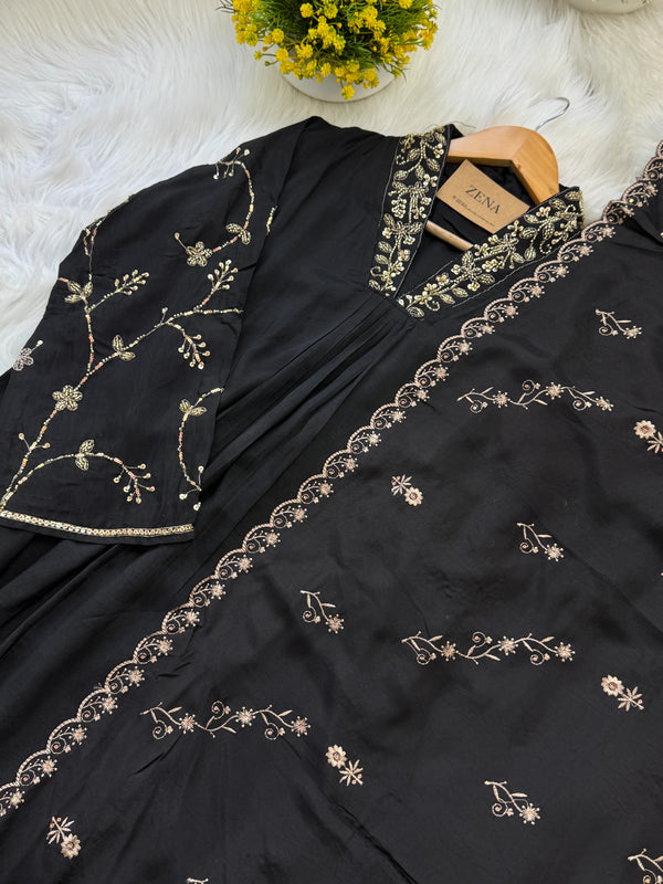 ✨ Premium Mul Cotton Hand-Detailed Anarkali Set ✨