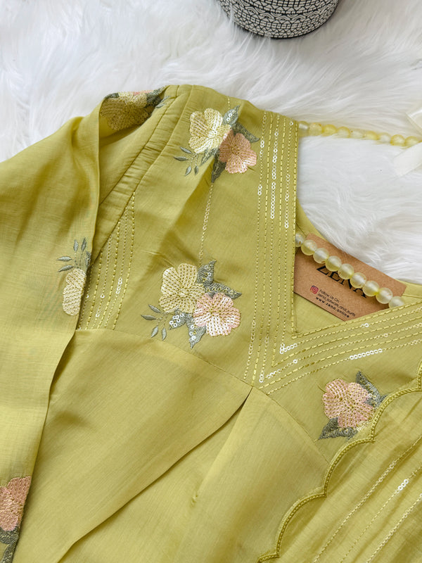 ✨ Glass Chanderi Hand-Detailed A-Line Kurti Set ✨