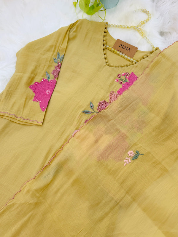 ✨ Pure Mul Chanderi Floral Embroidery Work Kurti Set
