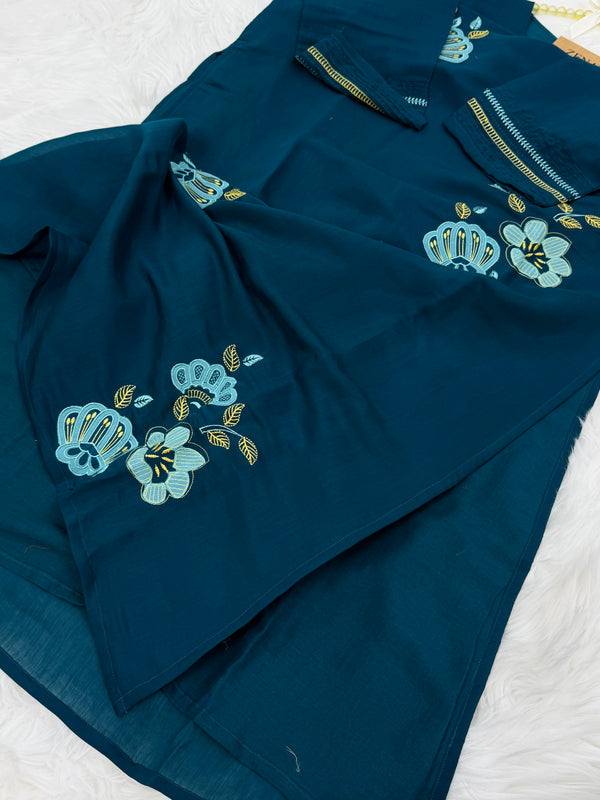 ✨ Mul Chanderi Appliqué Work Kurti Set ✨