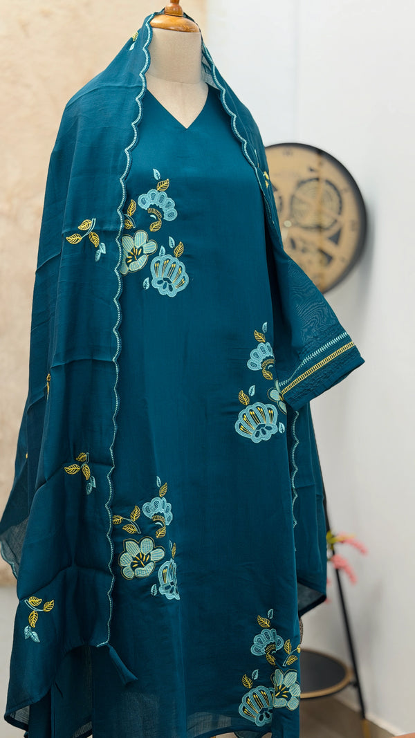 ✨ Mul Chanderi Appliqué Work Kurti Set ✨