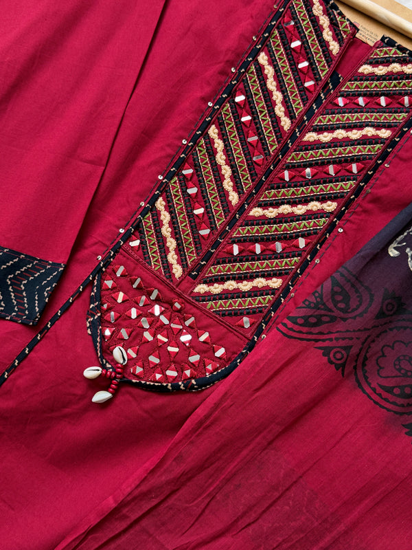 ✨ Pure Cotton Mirror Work Slitted Kurti Set ✨