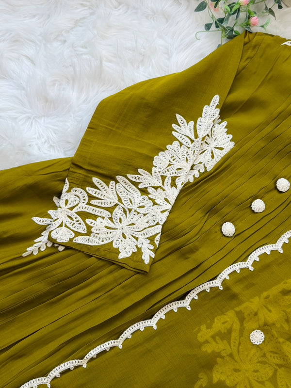 ✨ Mul Chanderi Embroidered Anarkali Set ✨