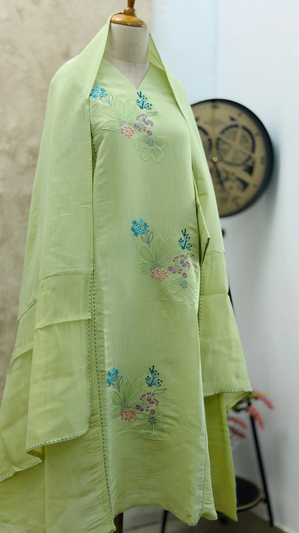 ✨ Glass Chanderi Embroidered Kurti Set
