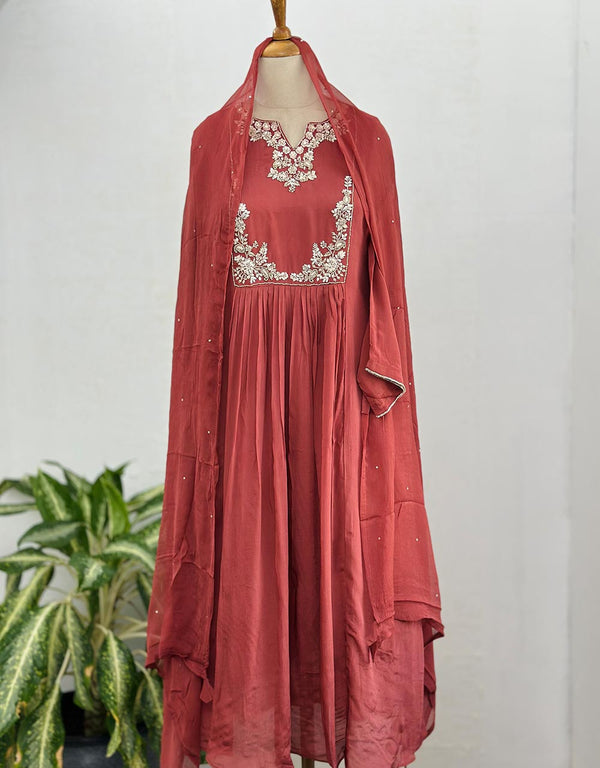 Ready-to-Wear Chinnon Hand Work Kurti Set – Luxurious Elegance ✨