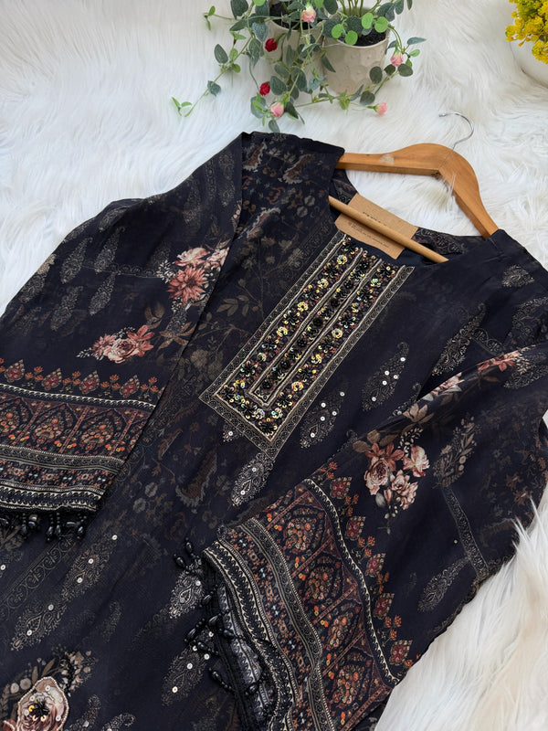 🌙 Pure Crepe Pakistani Hand Detailed Suit 🌙