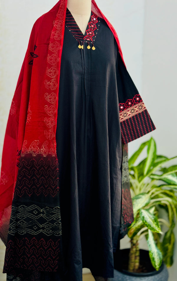 🌸 Pure Cotton Embroidered Anarkali Set 🌸