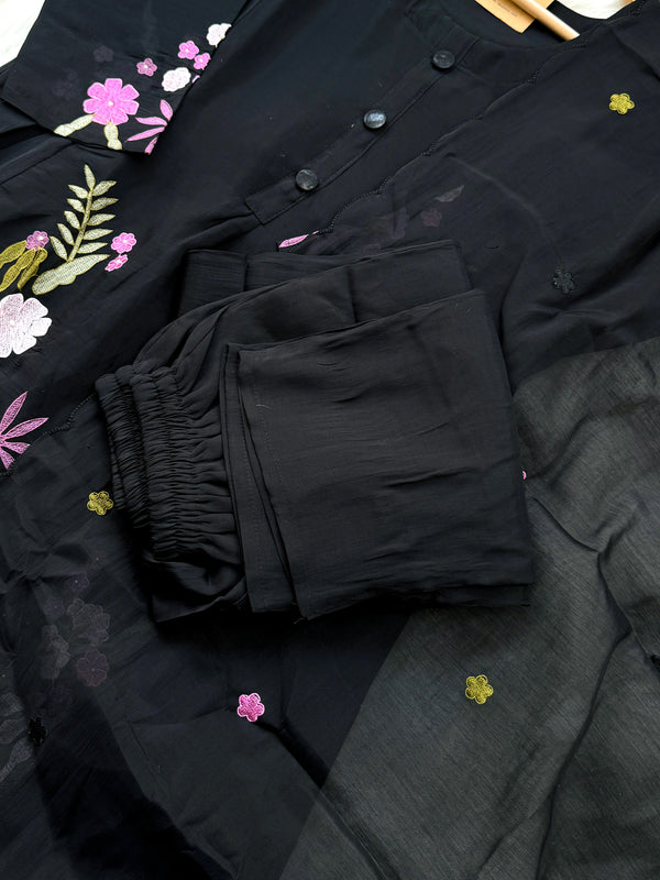 ✨ Mul Chanderi Embroidered Anarkali Set ✨