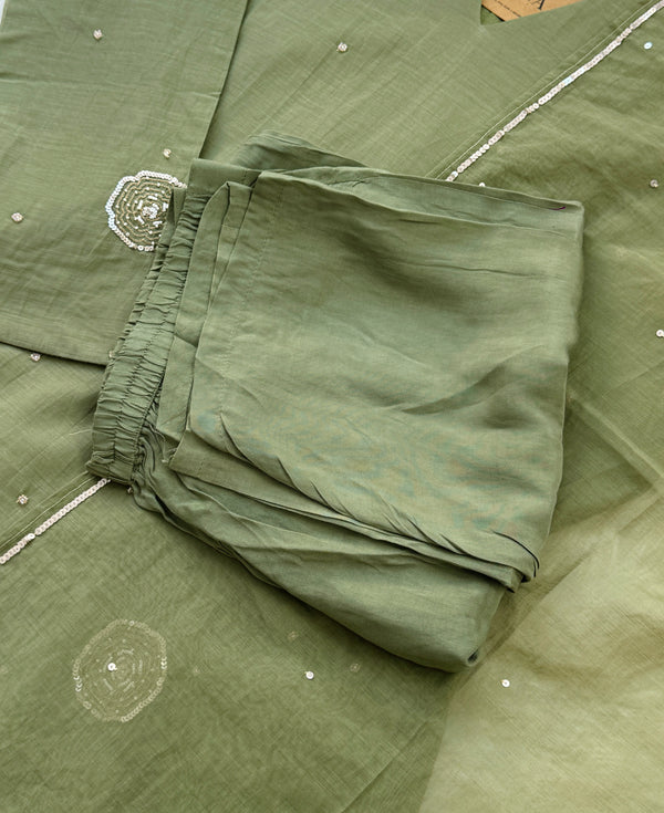 ✨ Premium Mul Chanderi Embroidered Kurti Set ✨