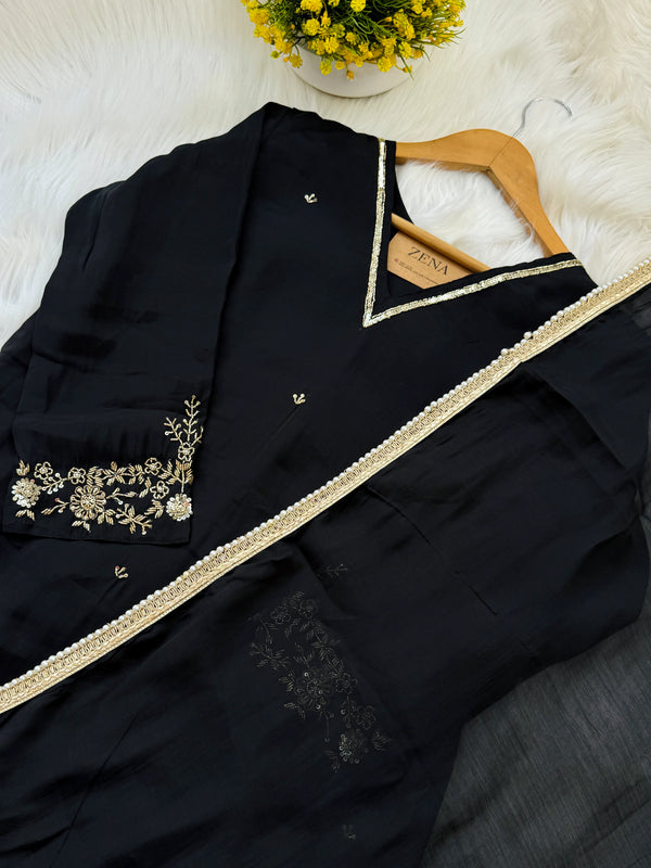 ✨ Mul Chanderi Hand Detailed Anarkali Set ✨