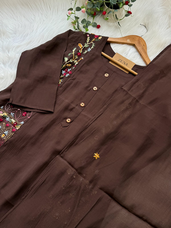 ✨ Glass Chanderi Embroidered Kurti Set ✨