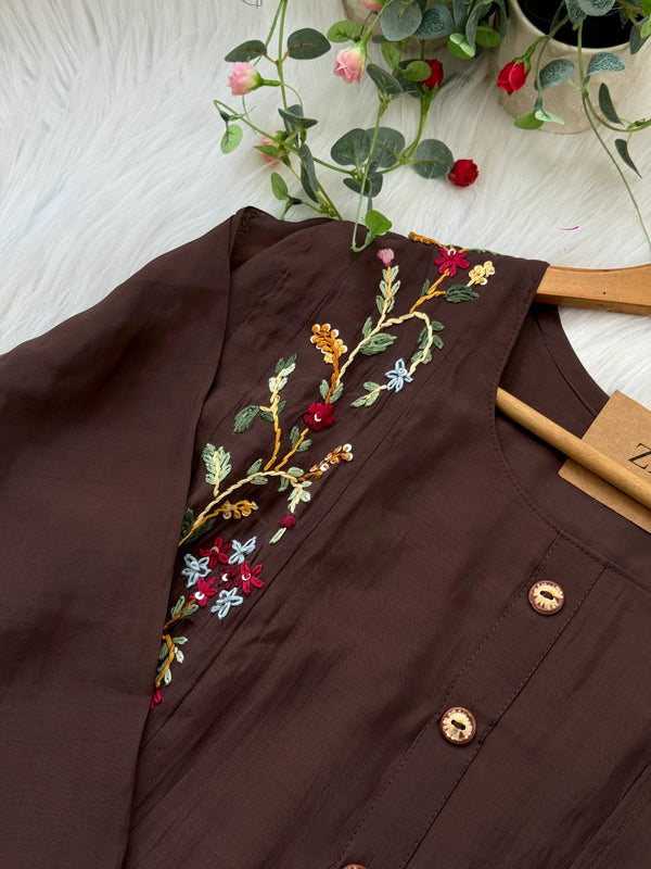 ✨ Glass Chanderi Embroidered Kurti Set ✨