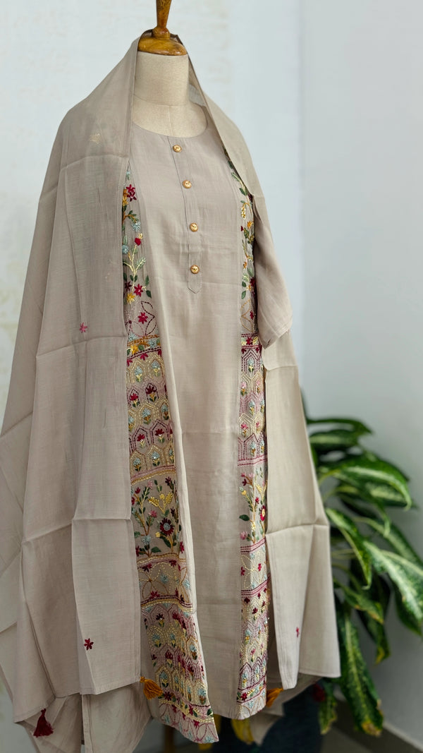 ✨ Glass Chanderi Embroidered Kurti Set ✨