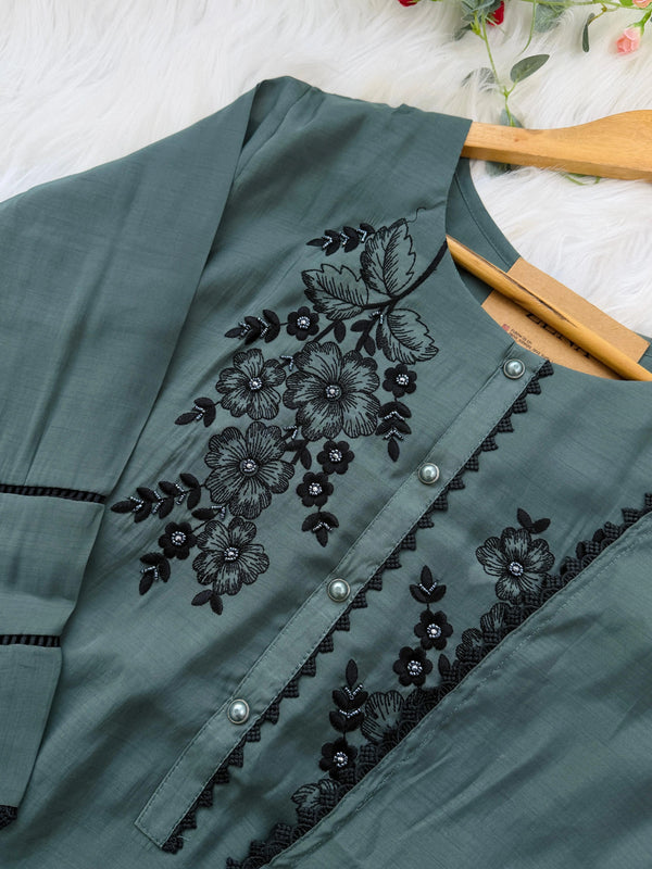 ✨ Glass Chanderi Embroidered Kurti Set ✨
