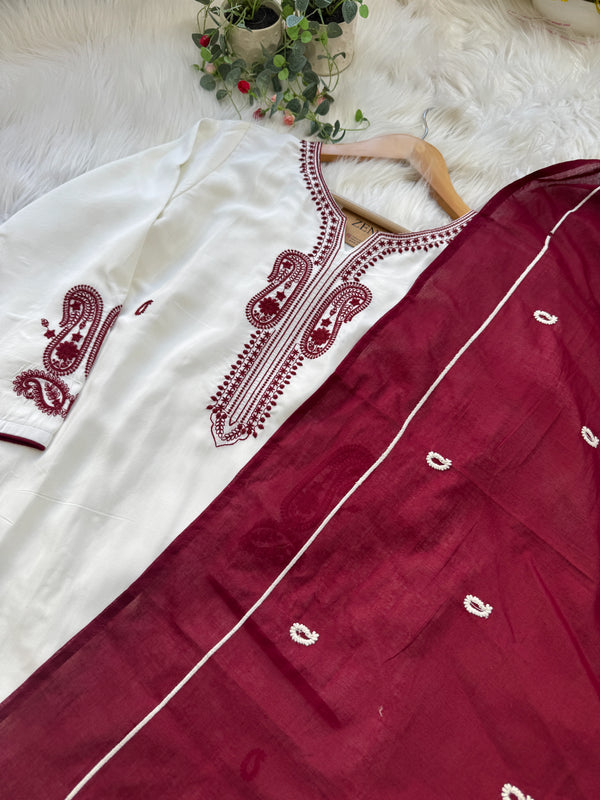 ✨ Premium Mul Cotton Embroidered Kurti Set ✨