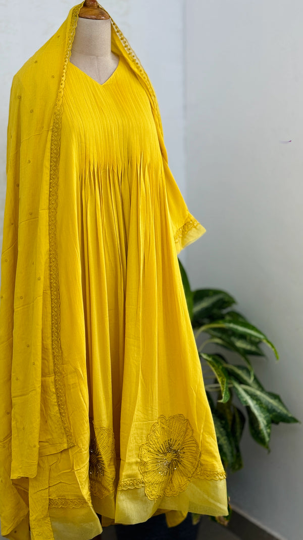 ✨ Ready-to-Wear Embroidered Anarkali Set ✨