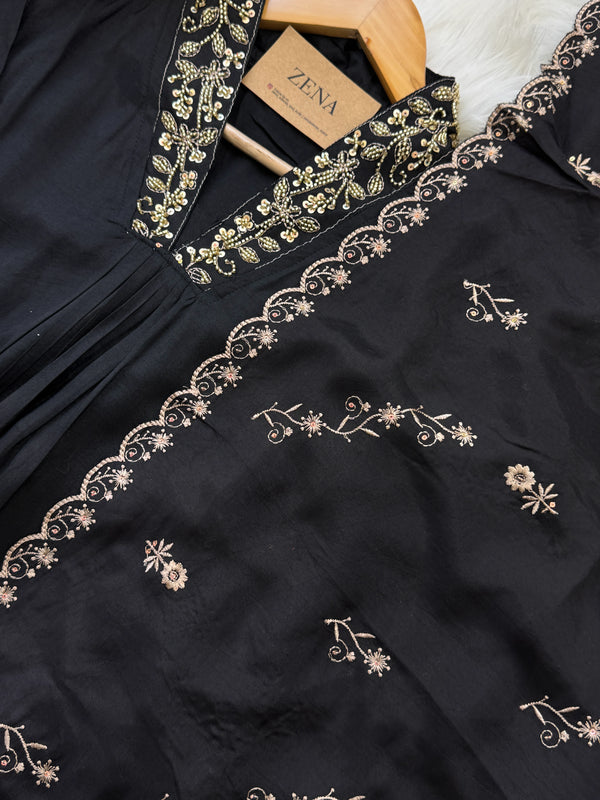 ✨ Premium Mul Cotton Hand-Detailed Anarkali Set ✨