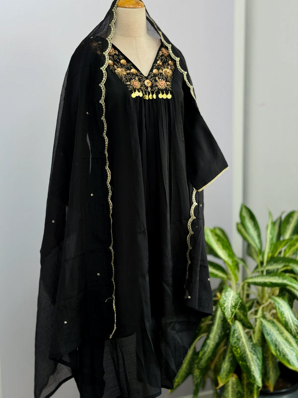 Mul Chanderi Hand Detailed Anarkali Set – Regal Elegance in Every Drape