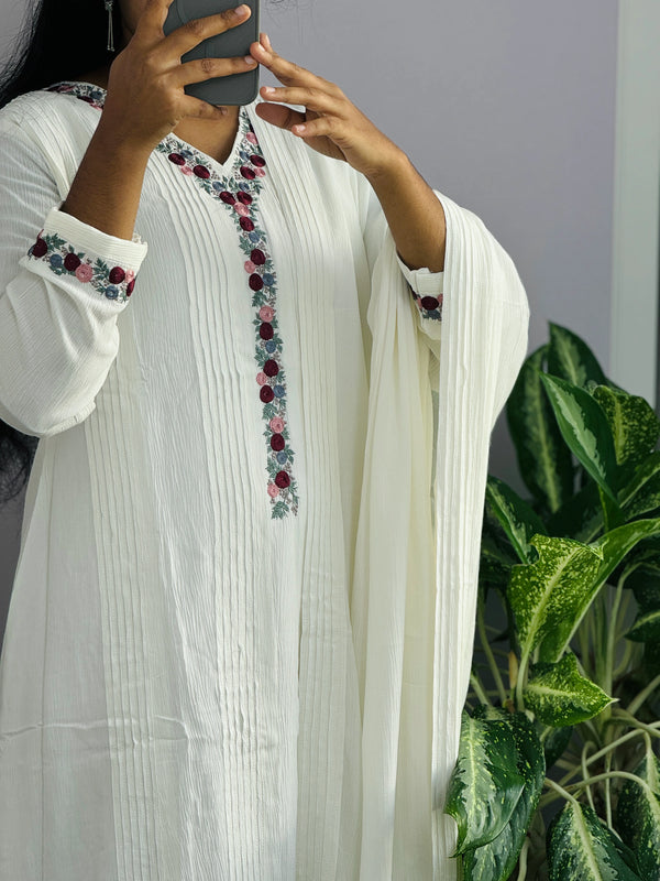 Elegant Embroidered Anarkali Kurti Set – Timeless Ethnic Wear