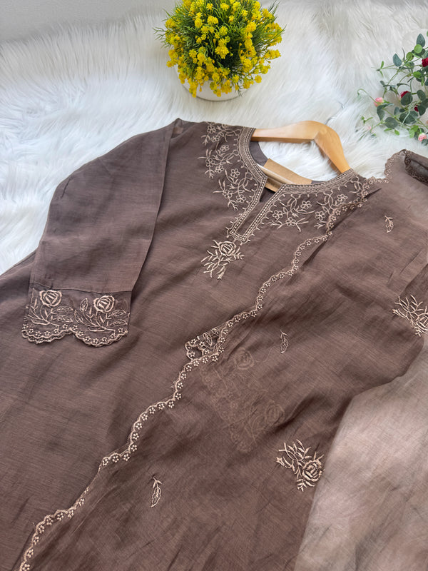 ✨ Mul Chanderi Embroidered Kurti Set ✨