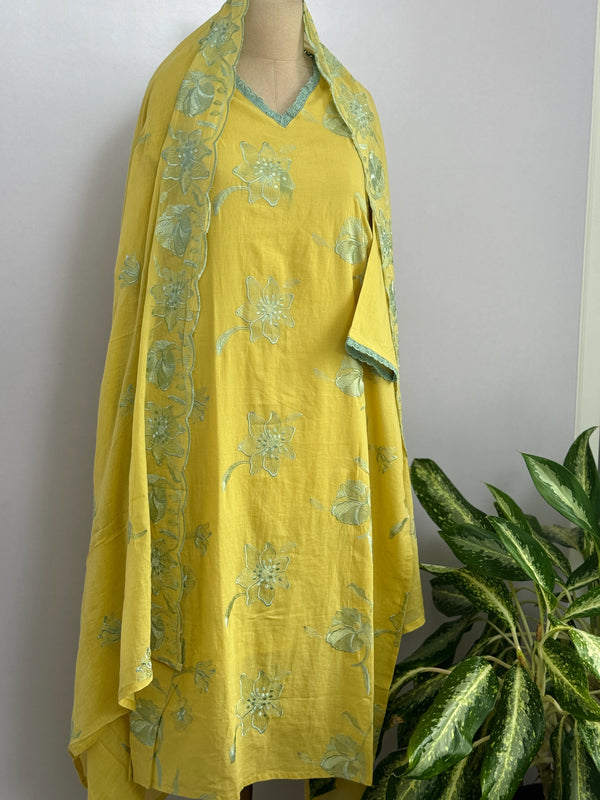 Mul Cotton Embroidered Kurti Set – Elegant Ethnic Wear