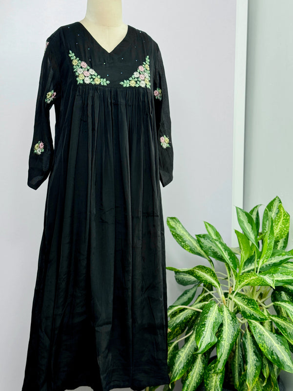 Embroidered Hand Detailed Anarkali Set – Malai Chanderi