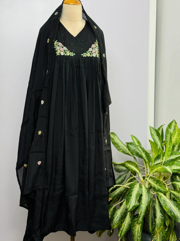 Embroidered Hand Detailed Anarkali Set – Malai Chanderi
